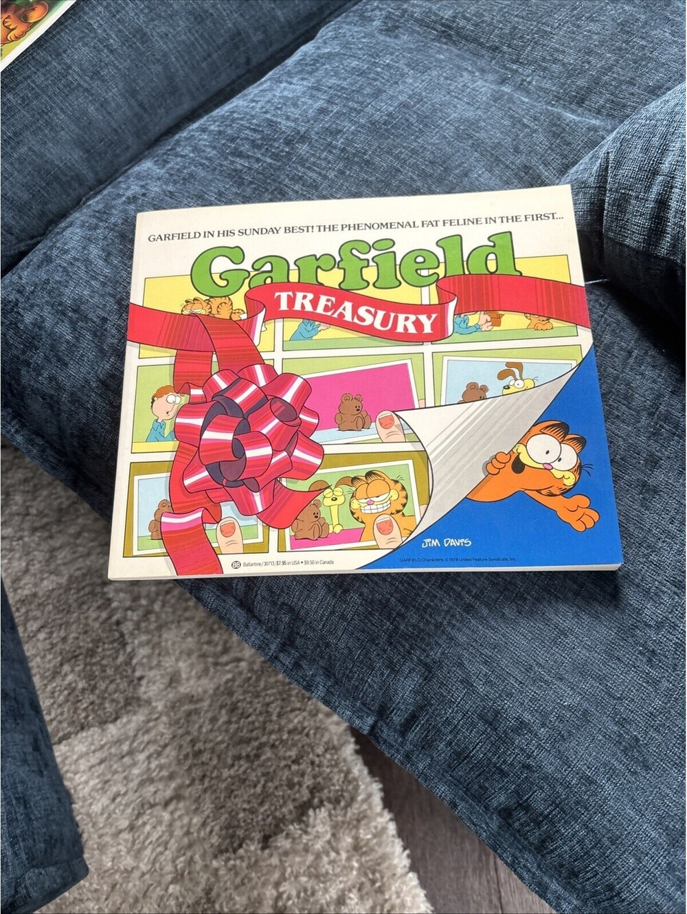 1982 Vintage Garfield First Edition Treasury Book - Jim Davis - Paperback Book
